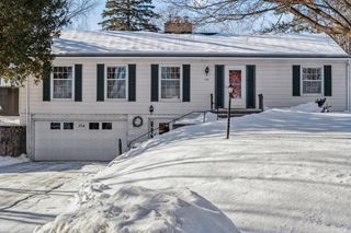 Welcome to 174 Ridgeview Drive, Wayzata!