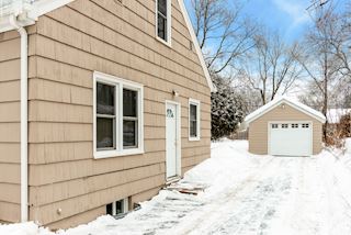 Detached garage