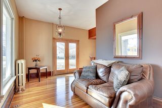 Front Sitting/Entertaining Room