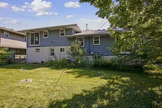 Start your day with a walk around Veteran's Park... And enjoy your spacious, flat and fenced back yard...
