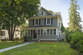 Welcome to 2162 Dayton Avenue, in the Heart of Merriam Park! 