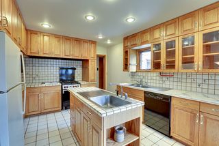 5024 Park Avenue - Well designed kitchen with lots of cabinet and counter space