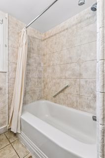 Tub with grab bars