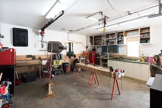 Detached garage/shop