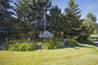 The Kurvers Point neighborhood is a great place to come home to!