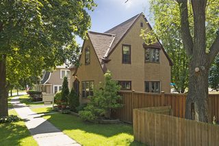 Side View of 678 Wheelock Parkway...