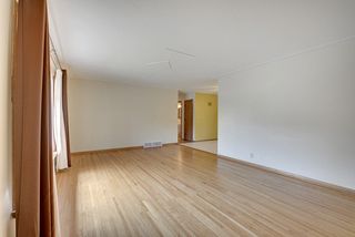 Large living room - note ceiling detail. 