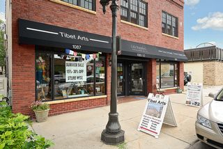 Grand Avenue is just 2 Blocks away! 