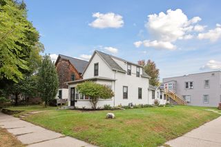 Single family is on corner of 47th/Blaisdell. The 4 plex is on rear of lot 
(see in background).