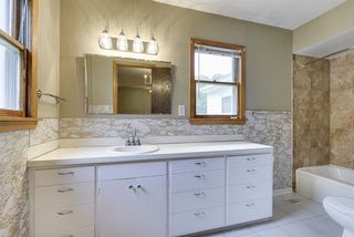 Main floor full bath