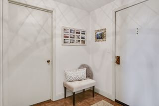 CHARMING ENTRY