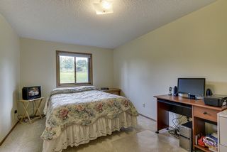 Lots of space in this master bedroom with huge walk-in closet...