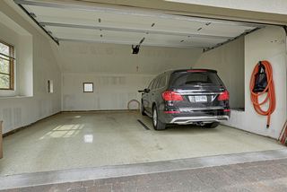 Upper 2 car garage
