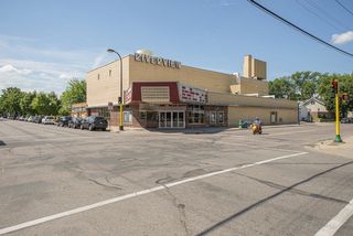Riverview theater only a short 1/2 mile walk away.