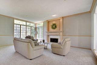 Large Windows bring in the morning sun - the gas fireplace takes away the morning chill.