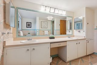 Lower -level Bathroom Vanity with 2 sinks