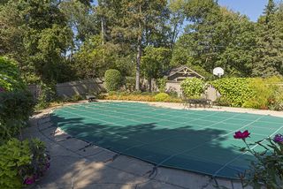 Heated in-ground 44x24 foot kidney shaped pool