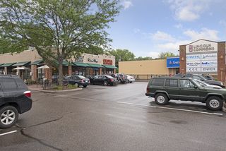 Walk to Caribou Coffee & Coastal Seafoods! 