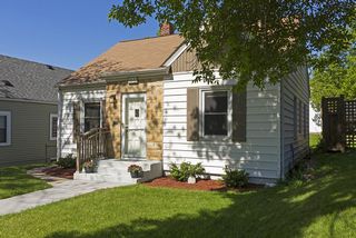 It's all about the lifestyle - and living 1/2 block from the Creek!
