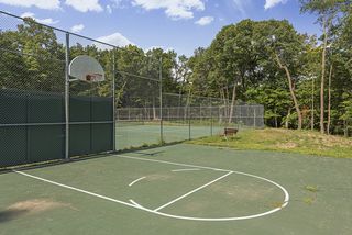 The nearby park offers many amenities