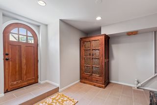 ...with side door access to the driveway