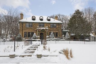 160 Woodlawn Avenue is one of the most admired homes in the Macalester/Groveland Neighborhood! 