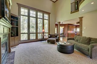 Natural light abounds - enjoy the morning coffee and paper.
