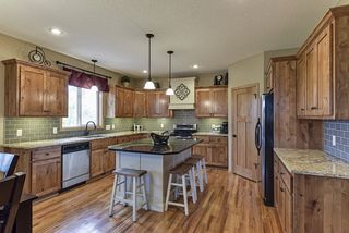 Stunning kitchen with traditional layout