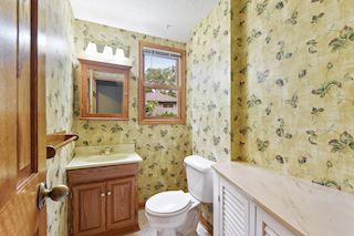 Full Bathroom in upper level