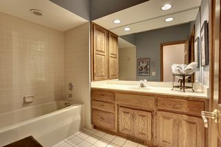 LL Bedroom area includes a whirlpool tub and separate shower!