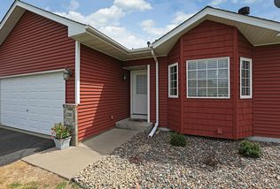 1500 4th St NE - Welcoming entrance to this lovely home in quiet neighborhood of well kept homes