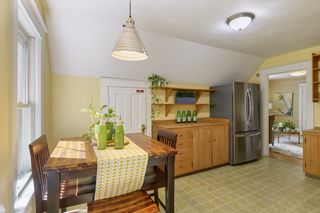 Unit 2 - eat in kitchen