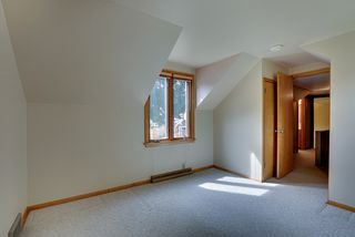 5024 Park Avenue - Upper level bedroom - one of four bedrooms