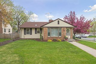 Desirable Diamond Lake Neighborhood.