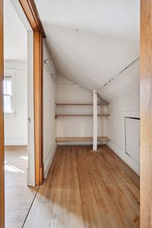 Walk-in shared Closet