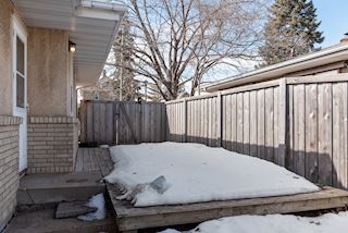 West facing deck off the dining room 