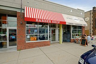 Enjoy life in Merriam Park! Walk to Coffee Shops & Restaurants...