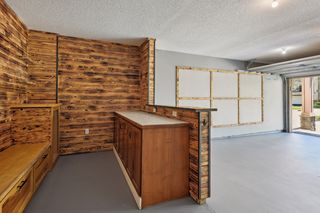 Behind the bar, a lot of additional storage.