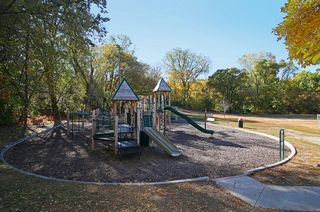 Wonderful play area short walking distance away...