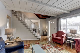 Open floor plan great for entertaining...