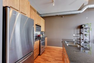 Beautiful glass backsplash 