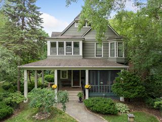 17 Seymour Avenue SE offers a beautiful mix of classic, comtemporary indoor and outside living spaces