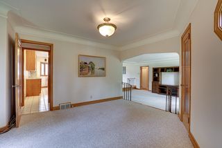 5024 Park Avenue - Family room open to living room and nearby kitchen