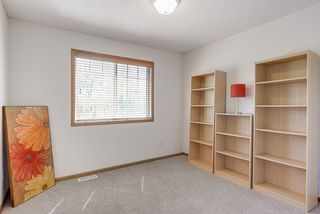 Second bedroom...