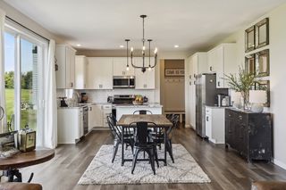 From hearty breakfasts, light lunches to special suppers, 
the open kitchen and informal dining spaces should serve your tribe well.