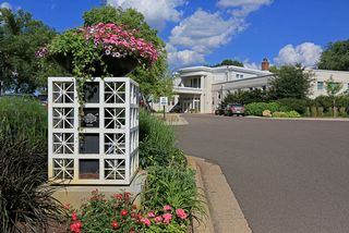 Minneapolis Golf club is less than a mile away