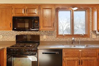 Nice appliances including a Bosch diswasher