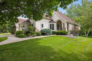 Stunning Detached Executive Townhome in Eden Prairie, MN