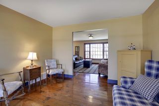 Open floor plan to the living room