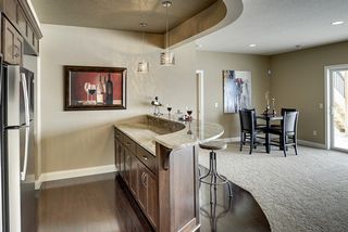Bar & Game area